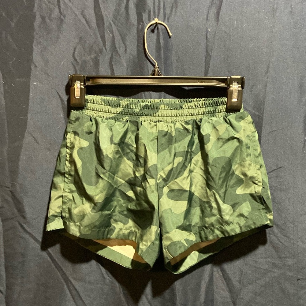 Old Navy camouflage activewear shorts